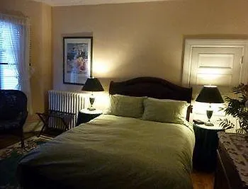 King Edward 4* Ottawa