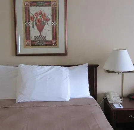 Hotel Travelodge By Wyndham West 3*