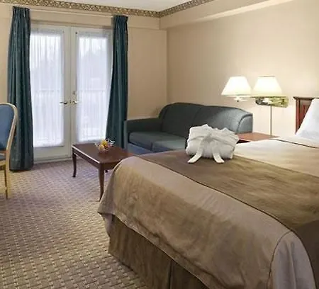 Travelodge By Wyndham West Hotel 3*