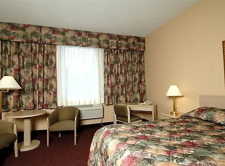 Adam's Airport Motel 3*
