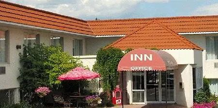 Adam's Airport Motel