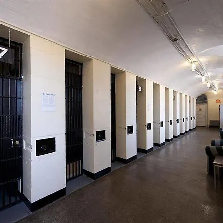 Hostel Saintlo Ottawa Jail Hostel *