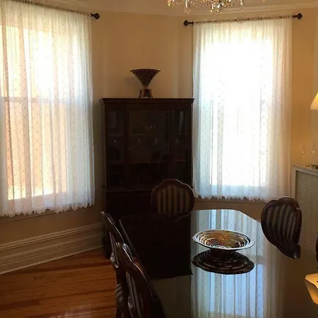 The Century House 3* Ottawa