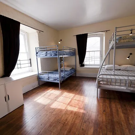 Saintlo Ottawa Jail Hostel Hostel
