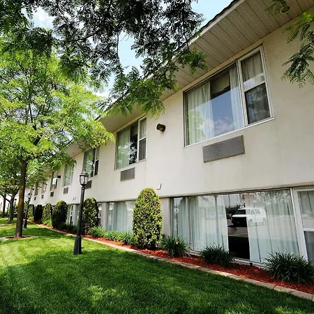 Motel Adam's Airport 3*
