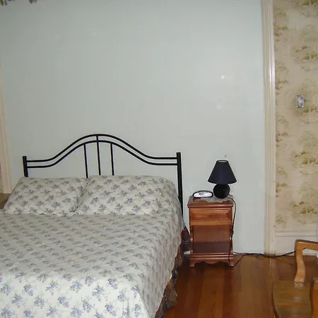 Des Arts Bed & Breakfast 2*