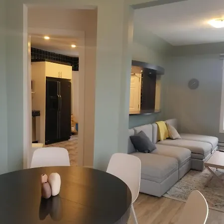 Downtown 3*