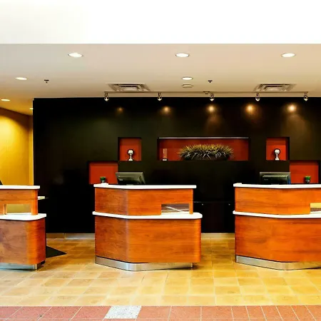 Courtyard By Marriott East Ottawa