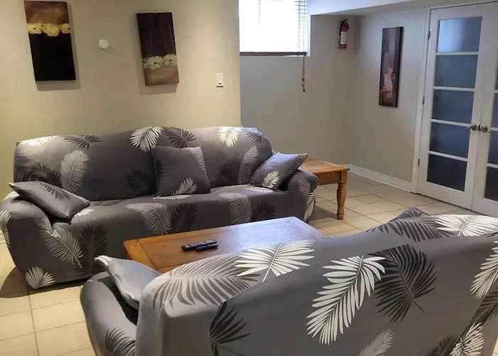 Lovely Guest Entire Apartment Minutes From Ottawa Airport