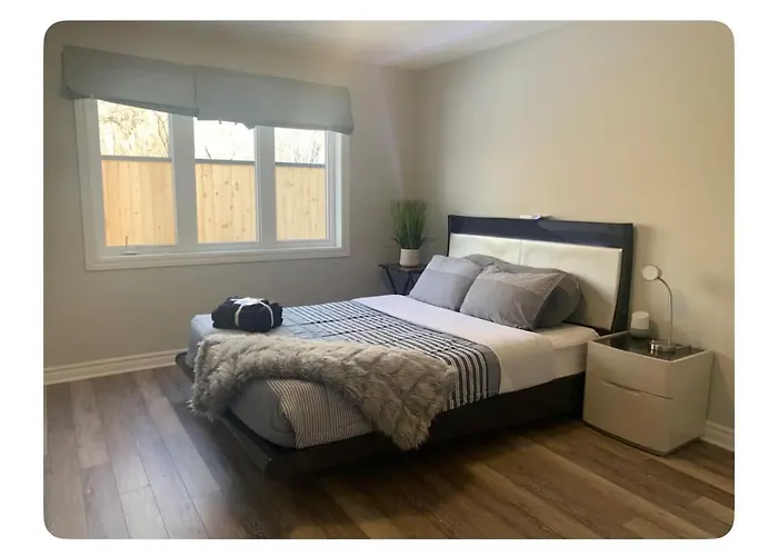 Beautiful One Bedroom Suite 5 Minutes From Ottawa Int Airport