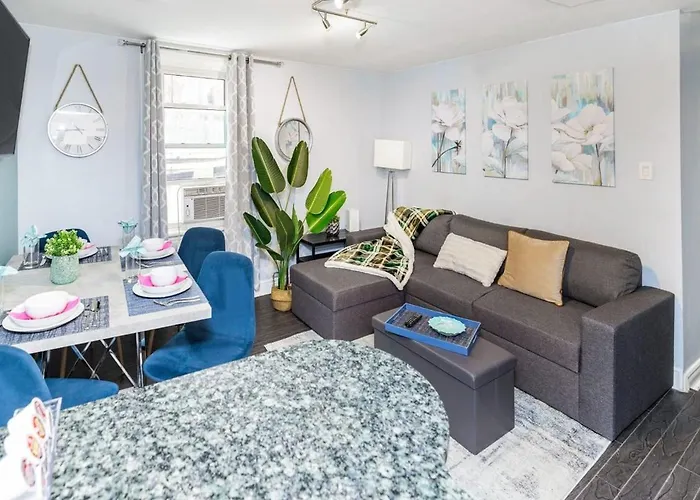 Cozy 2Br Condo - With Private Rooftop Terrace