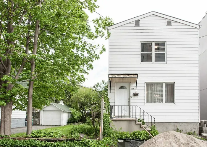 Home In Trendy & Vibrant Westboro