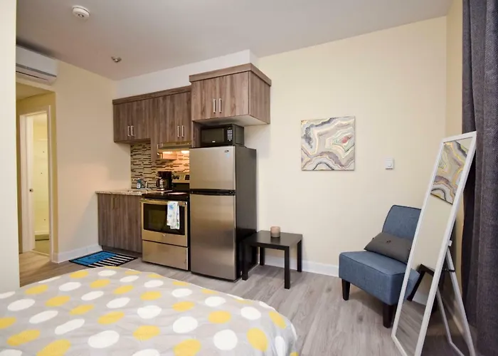 Cozy Studio - 378 Dalhousie Street