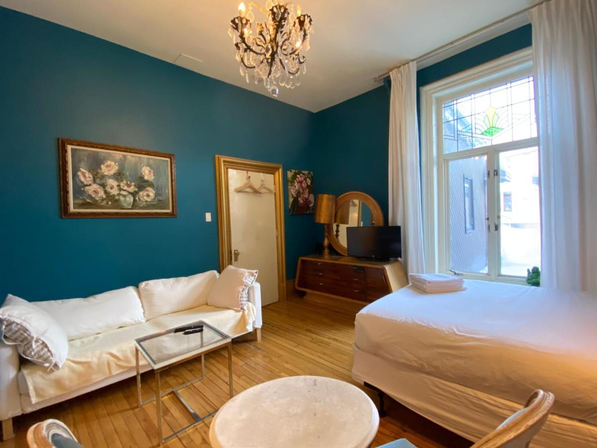 Gold Door Bed & Breakfast 2*