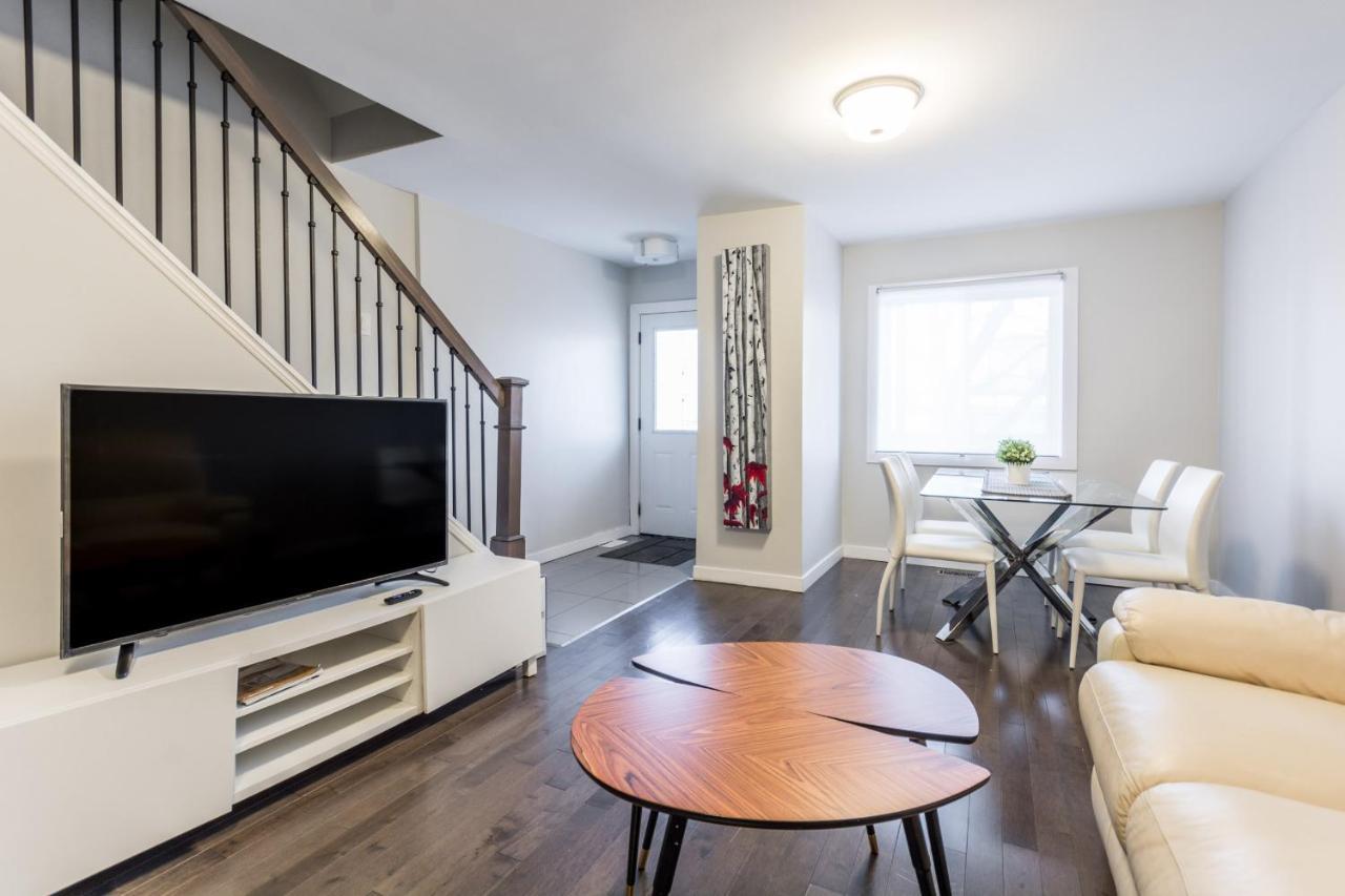 Holiday home Spacious 3 Bdrm Near Downtown Ottawa