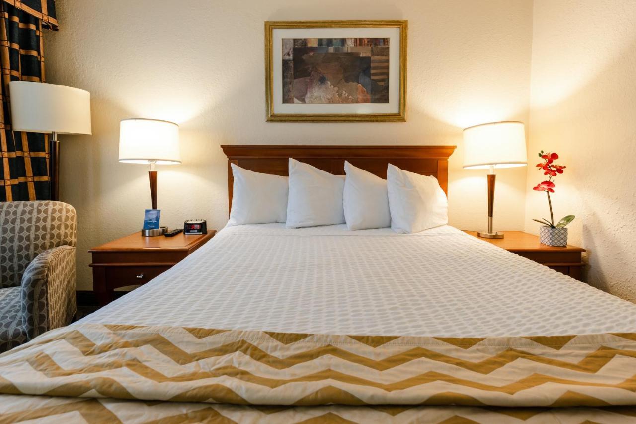 Travelodge By Wyndham East Hotel