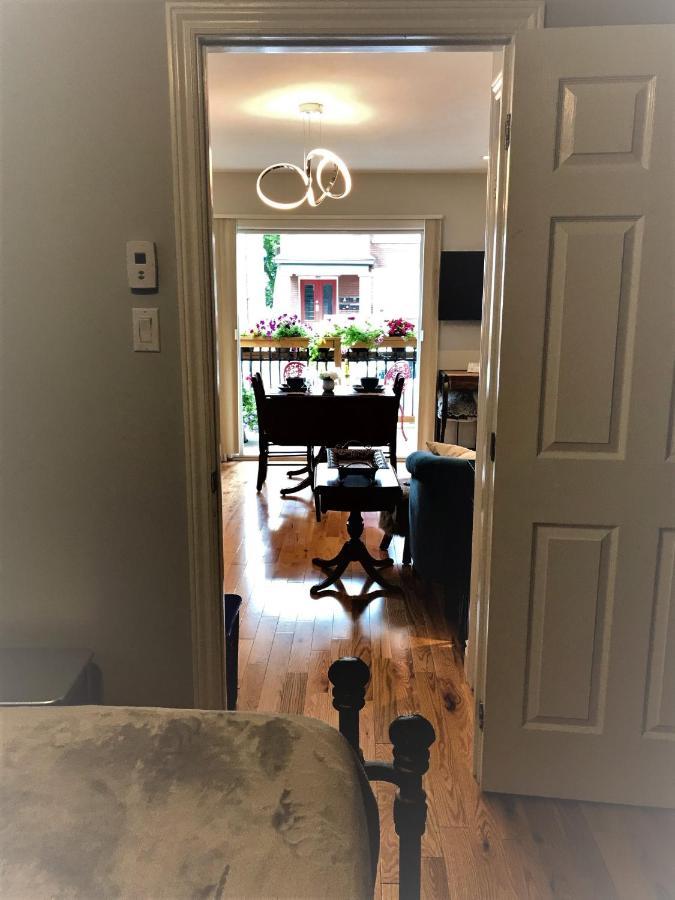 Apartment Downtown Executive Retreat With Private Balcony Near Bank Street - Sleep Max 2