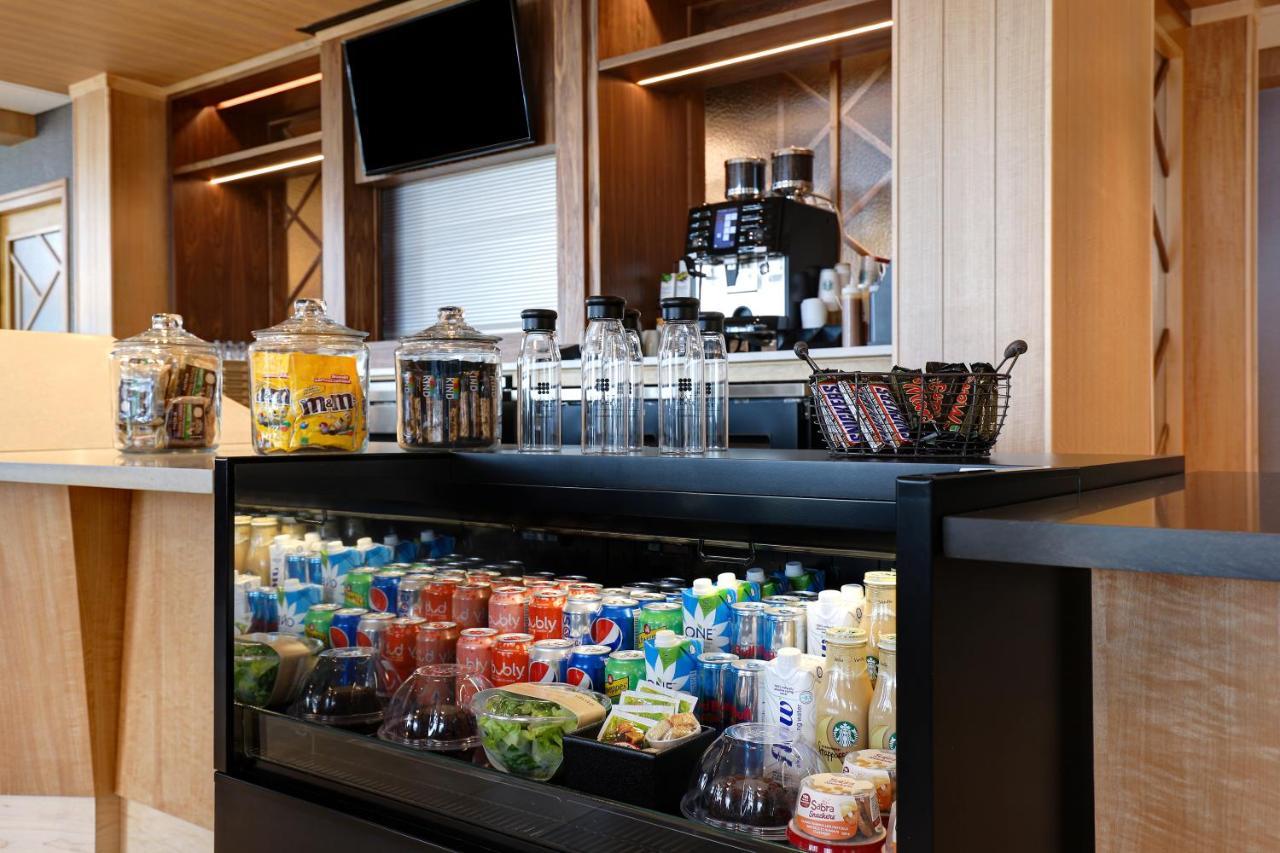 Hyatt Place West 3*