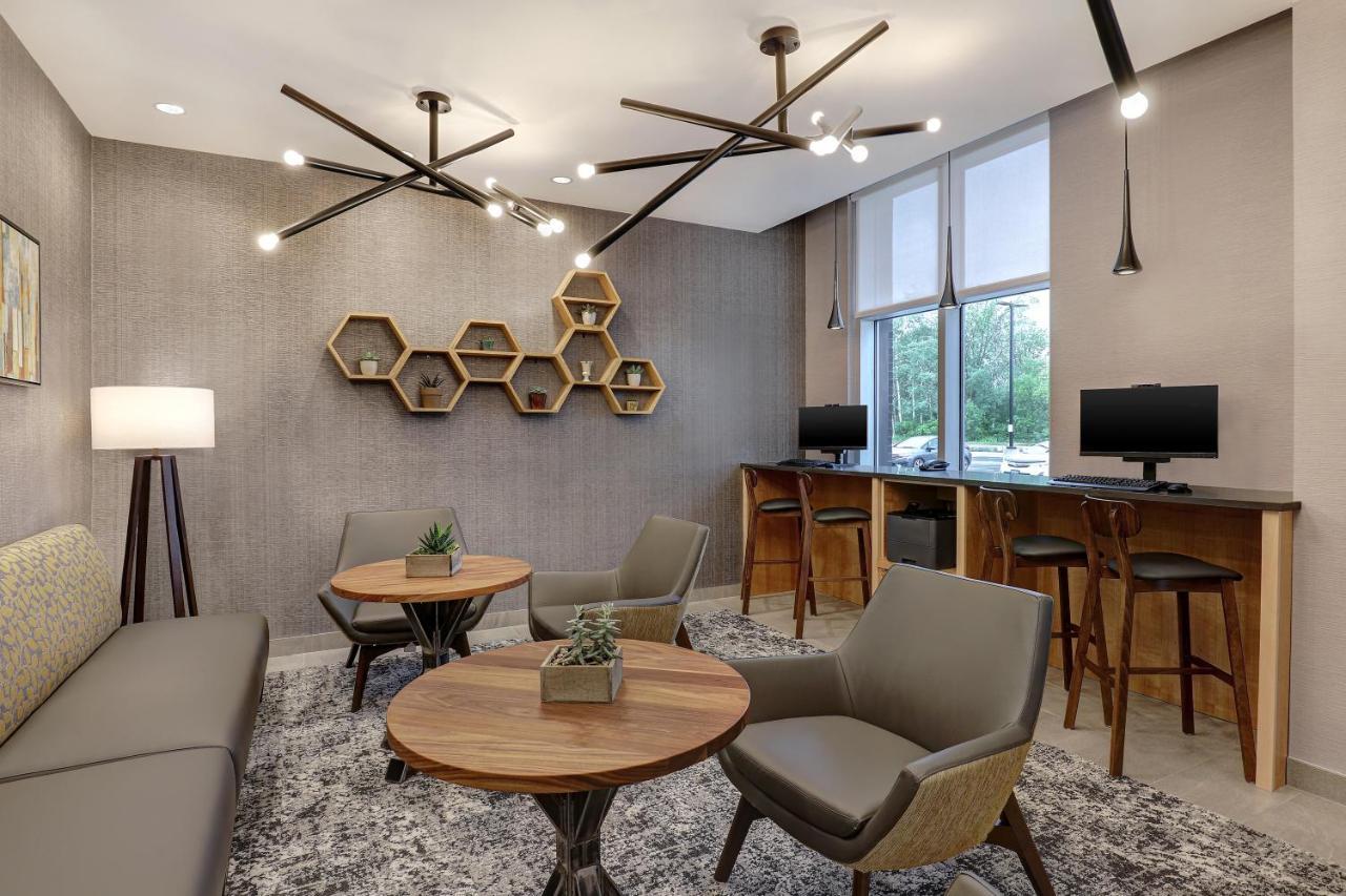 Hyatt Place West Hotel 3*