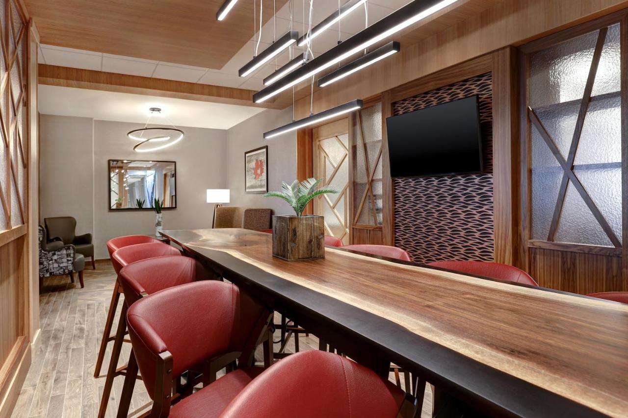 Hyatt Place West Hotel