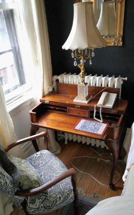 Bed & Breakfast Ashbury House