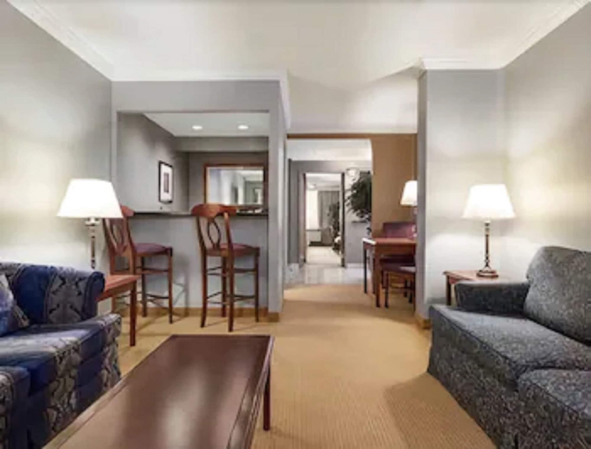 Days By Wyndham West Ottawa