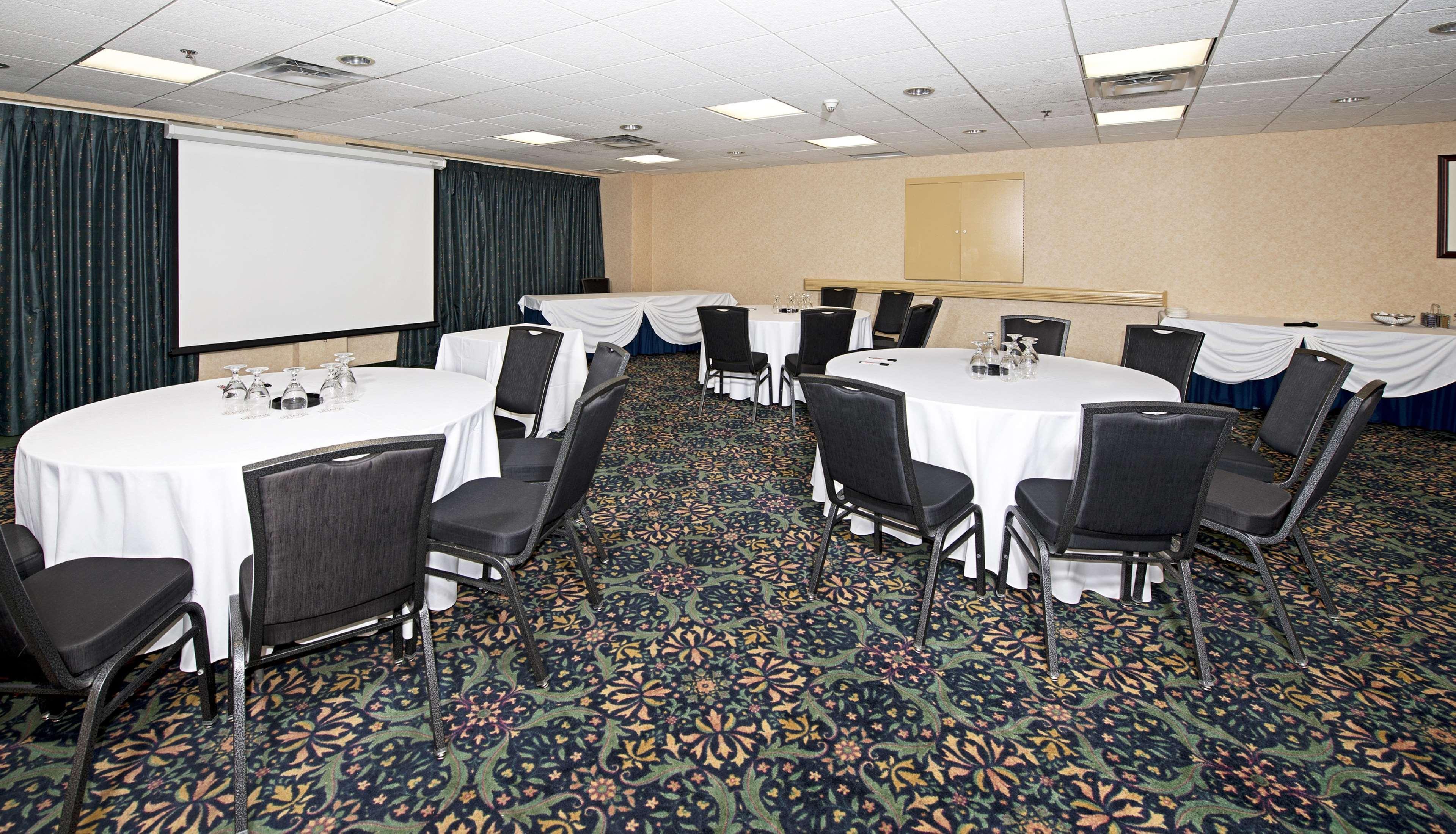 Hotel Hampton By Hilton 3*