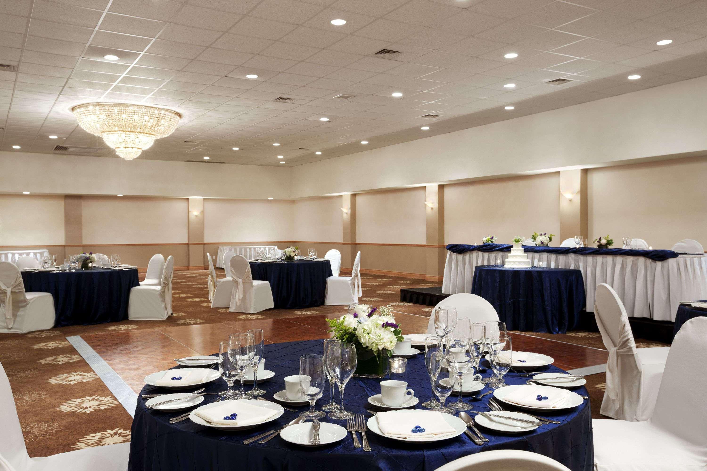 Travelodge By Wyndham West Hotel Ottawa