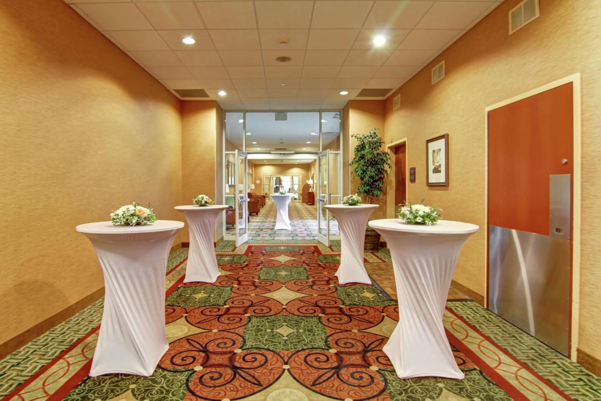 Hilton Garden Airport