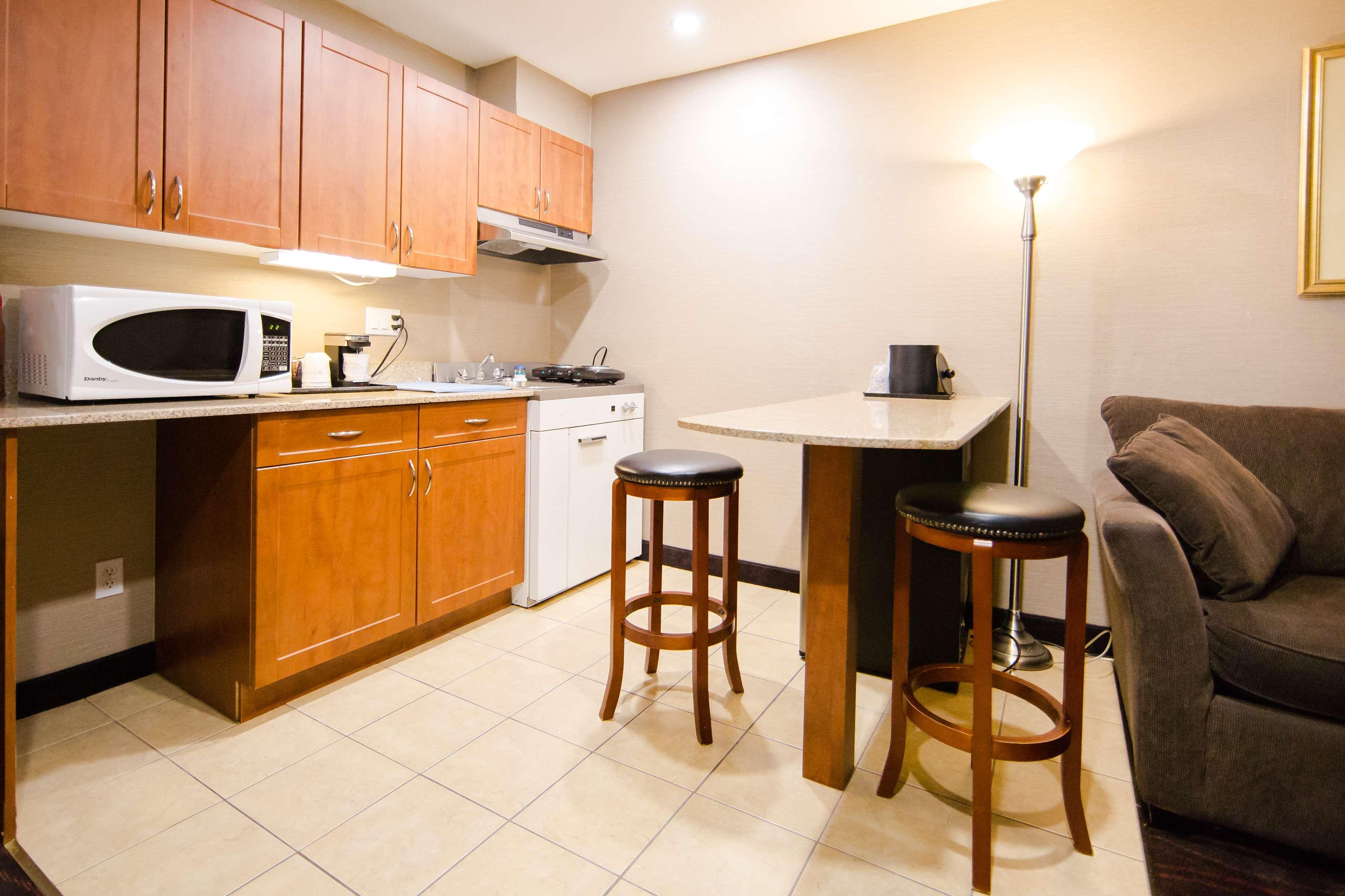 Hotel Western Kanata And Conference Centre 3*