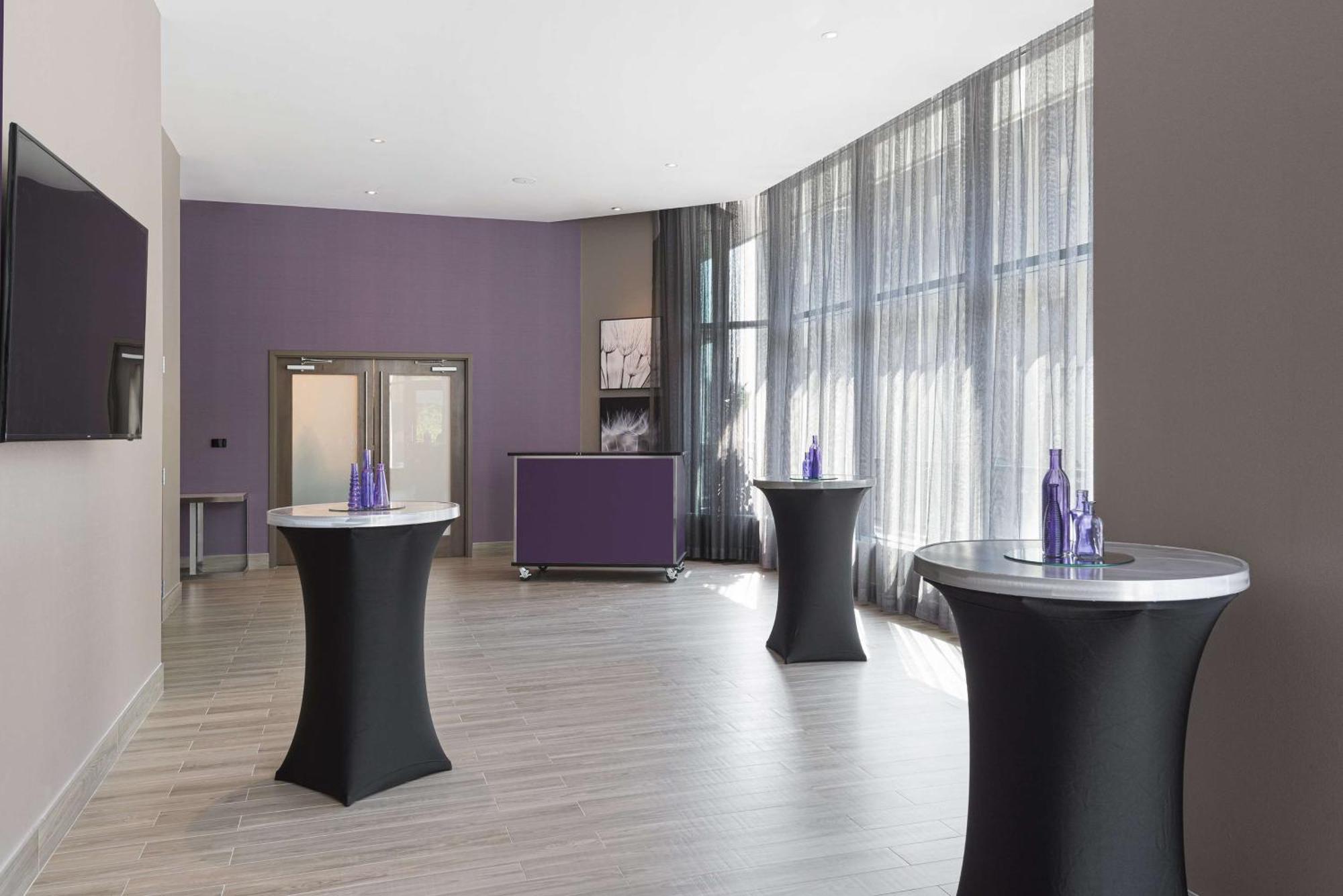 Hotel Homewood By Hilton Downtown Ottawa