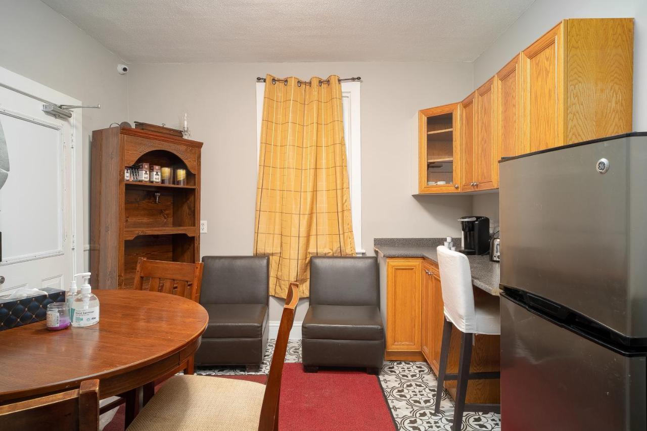 #4 Downtown Guest house *