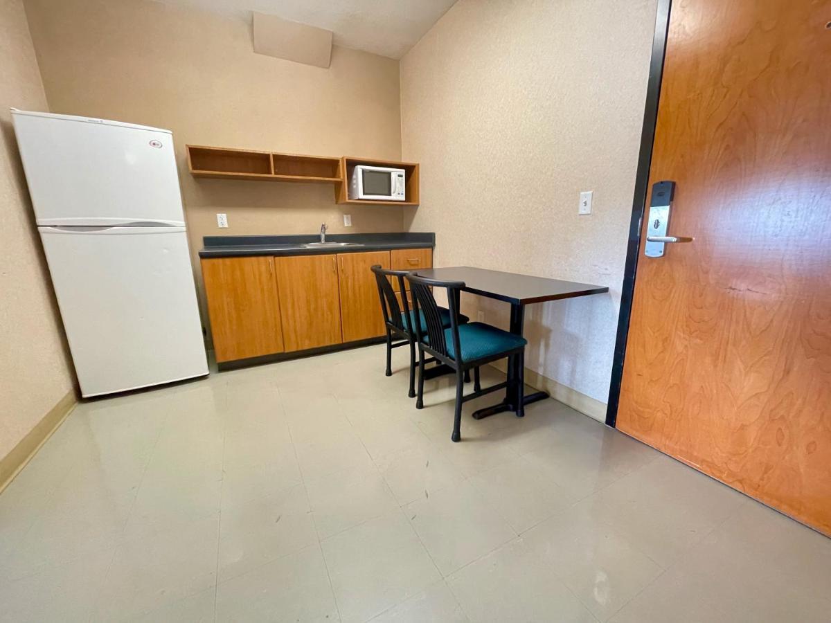 Residence & Conference Centre - Ottawa West Aparthotel 2*