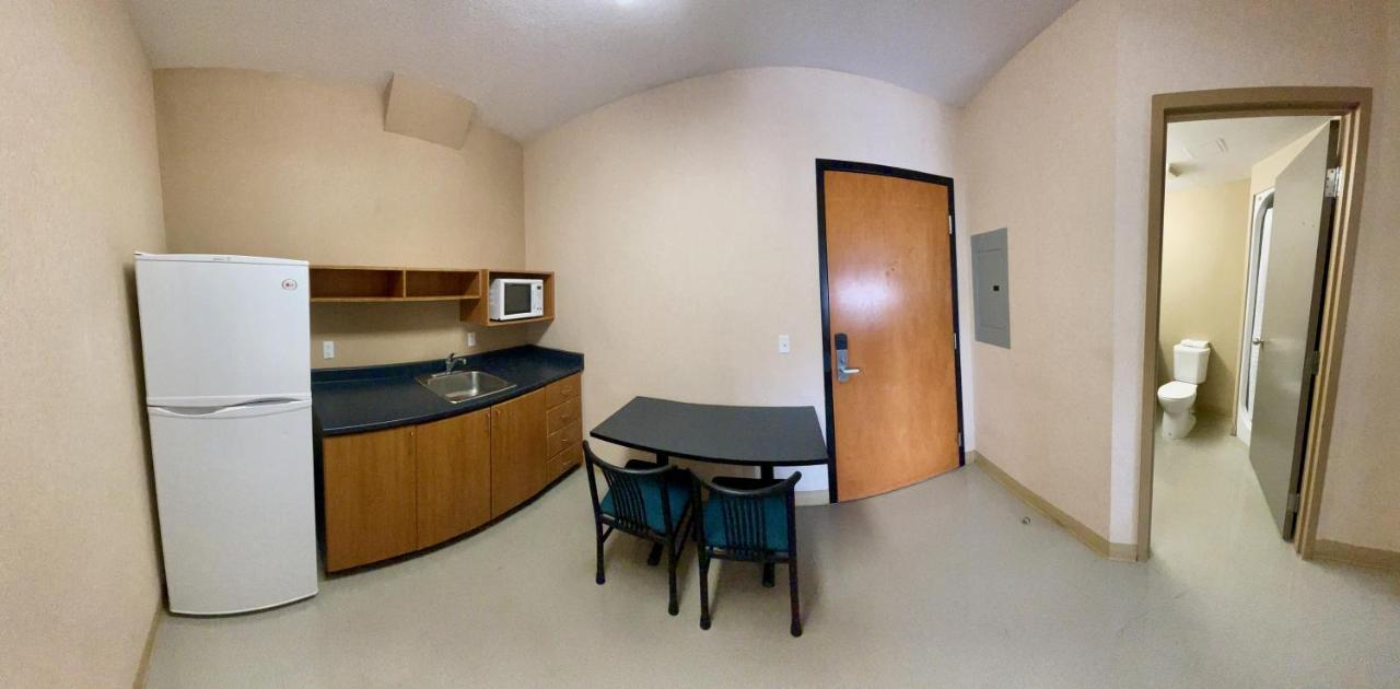 Aparthotel Residence & Conference Centre - Ottawa West 2*