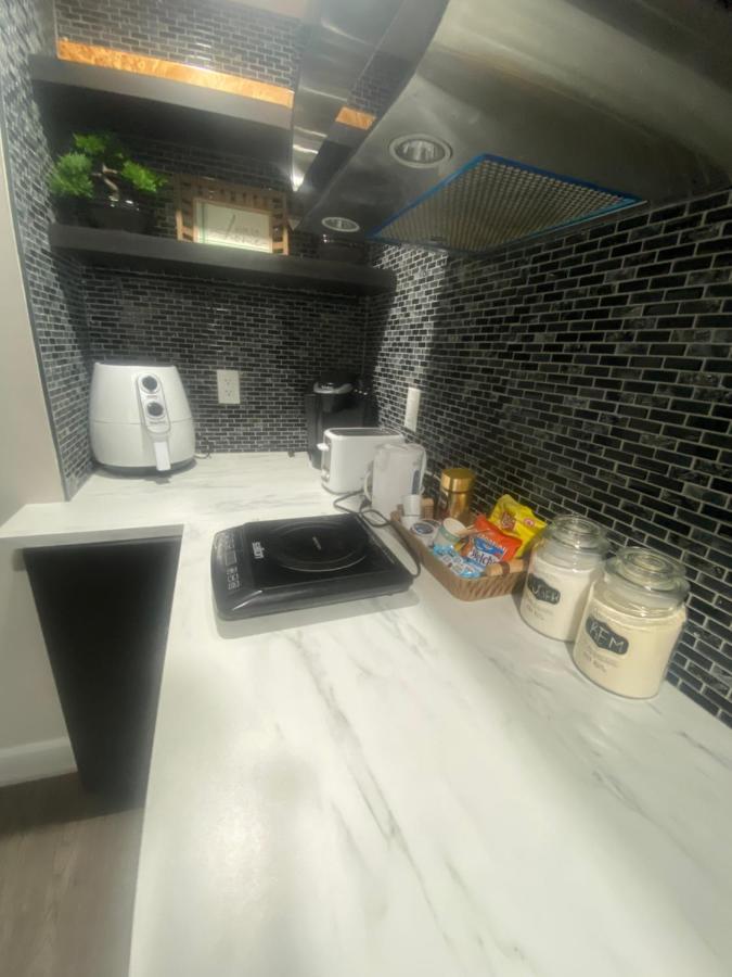 Beautiful 1 Bedroom Basement *