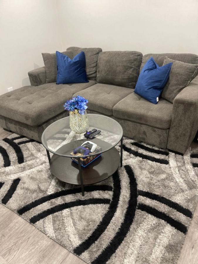 Beautiful 1 Bedroom Basement