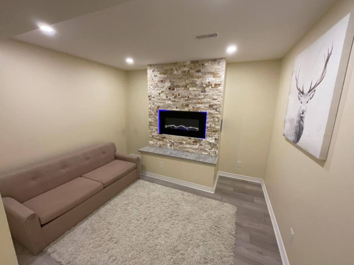 Beautiful Unit In Nepean Guest house