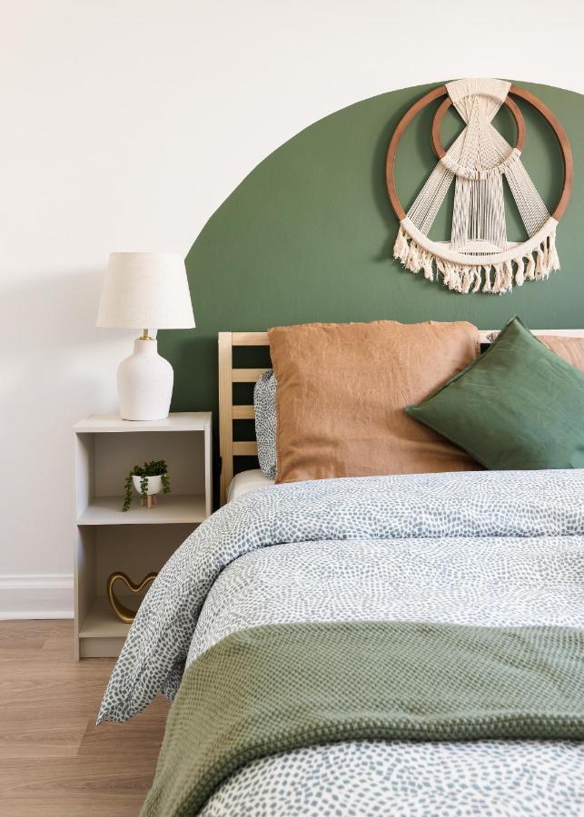 Apartment Downtown - Bohemian Hideaway Ottawa