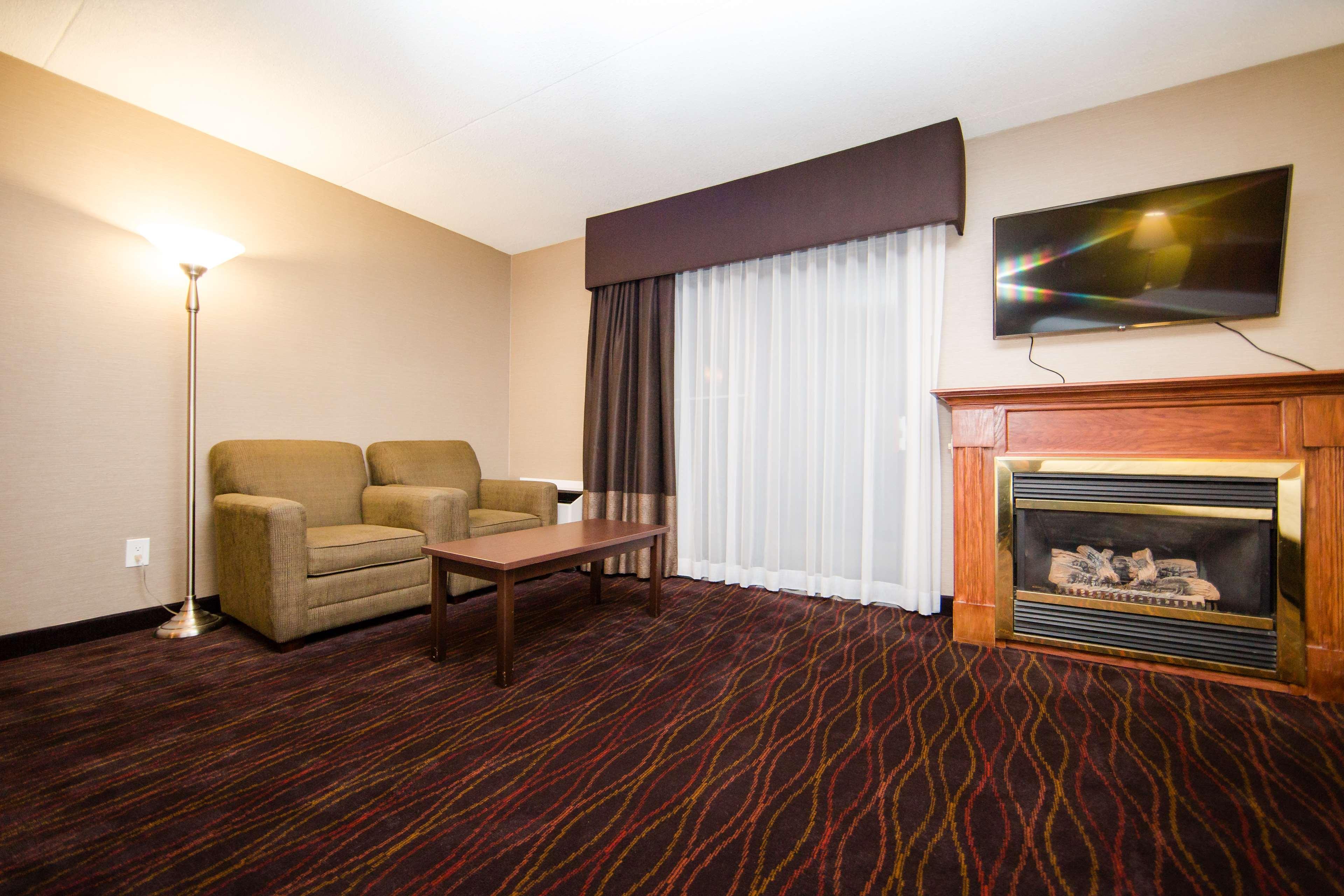 Western Kanata And Conference Centre 3*