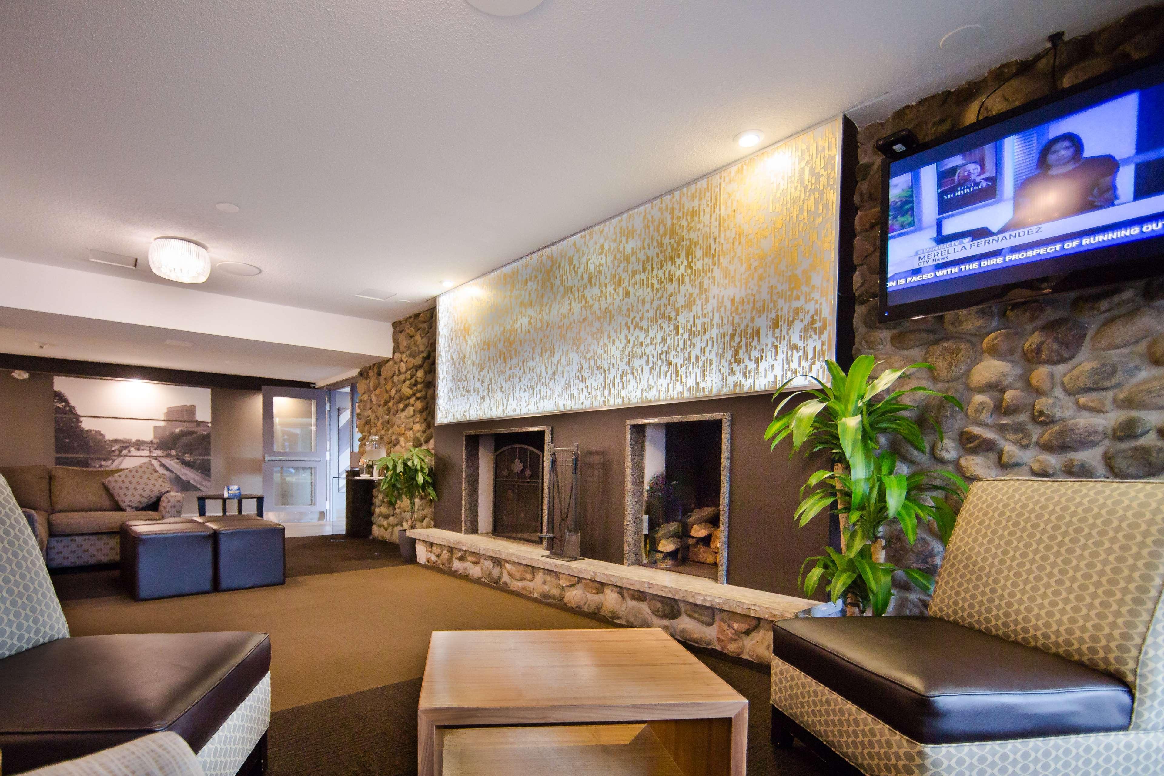 Western Kanata And Conference Centre Hotel