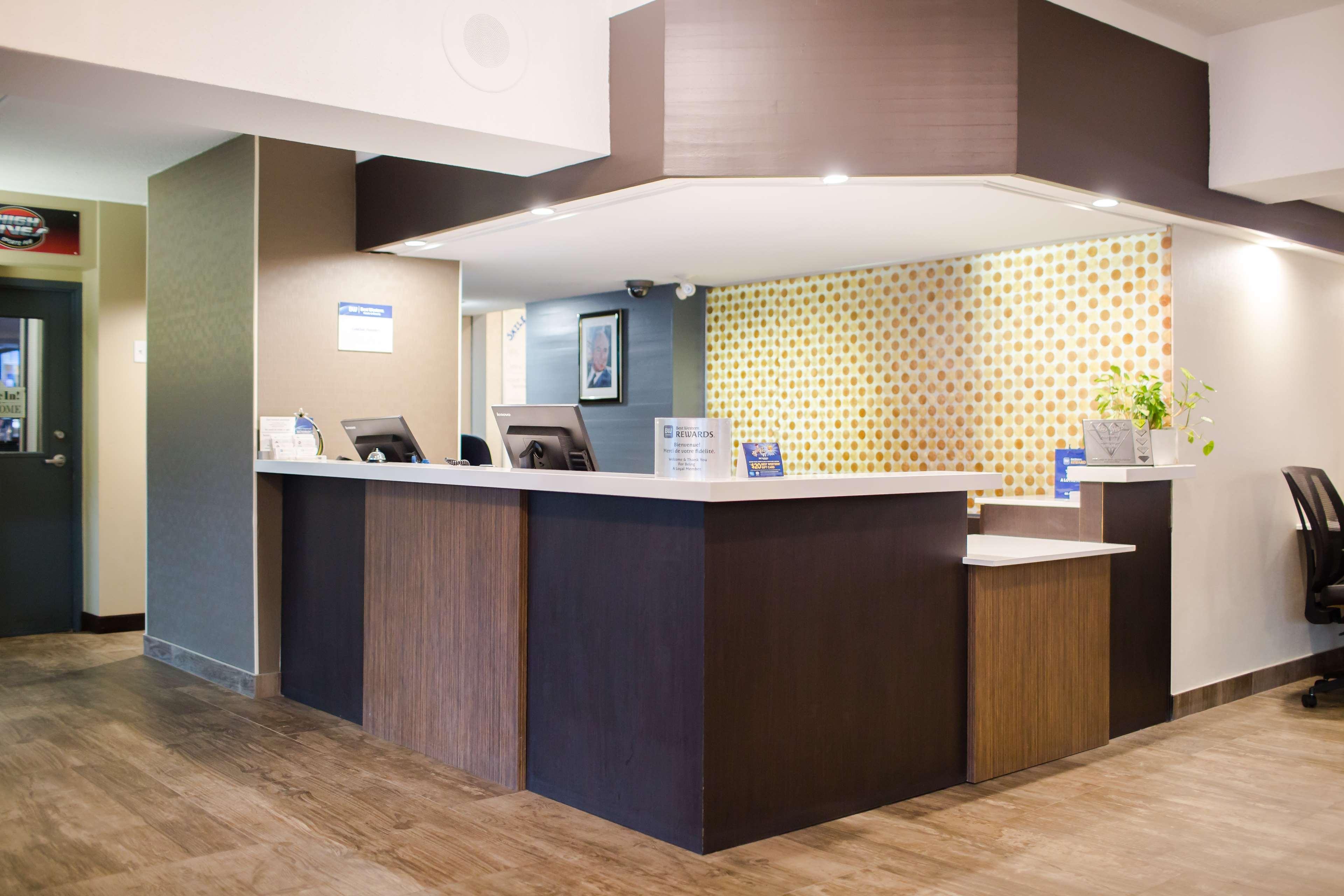 Hotel Western Kanata And Conference Centre 3*