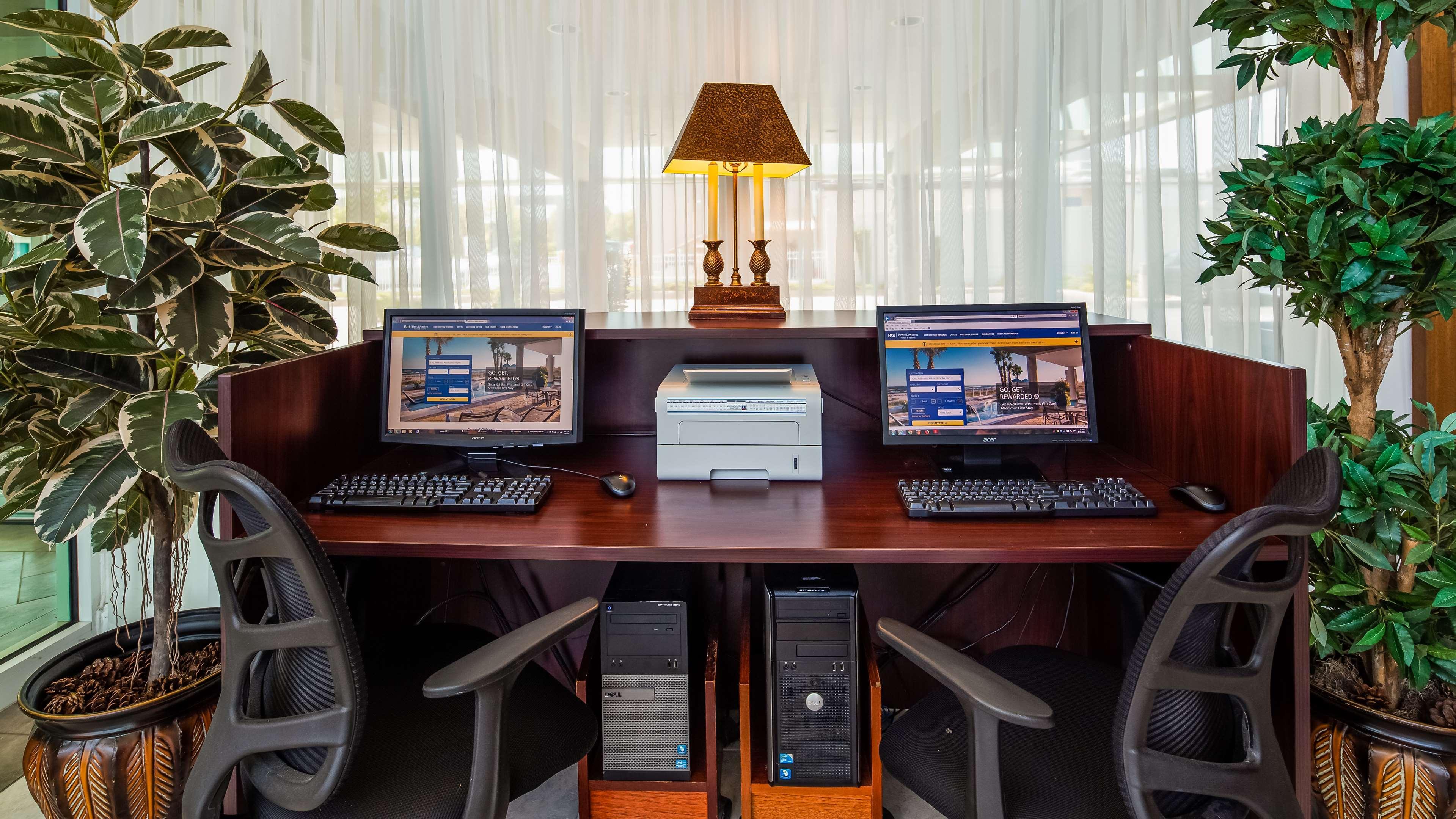 Hotel Western Kanata And Conference Centre 3*