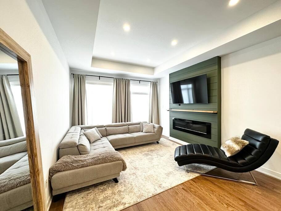Holiday home Capital's Retreat: King Suite, Smart Home, Wfh Ottawa
