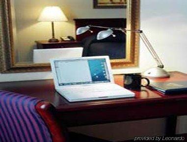 Hotel Days By Wyndham West Ottawa