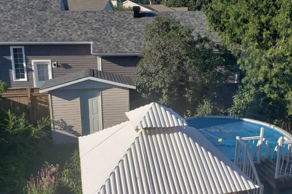 Entire 9 Person House With Sky Light Apartment *