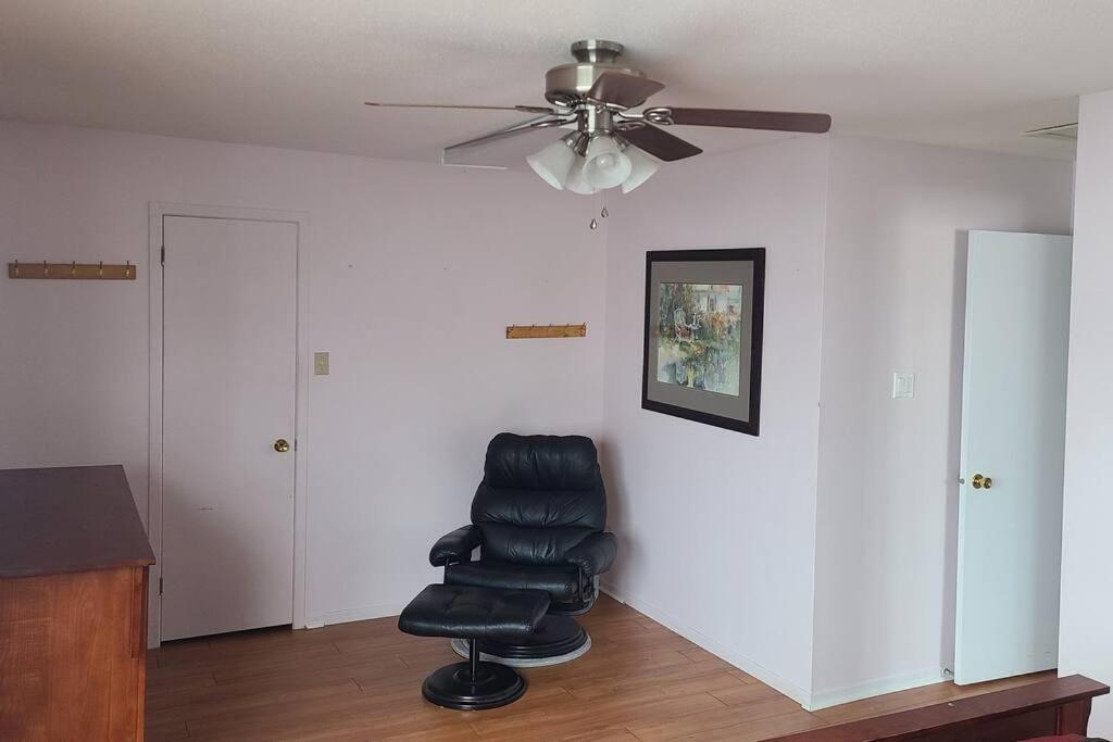 Apartment Entire 9 Person House With Sky Light Ottawa