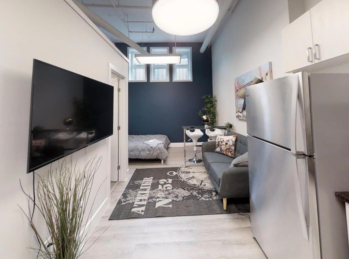 Bed & Breakfast Bachelor In Downtown Ottawa