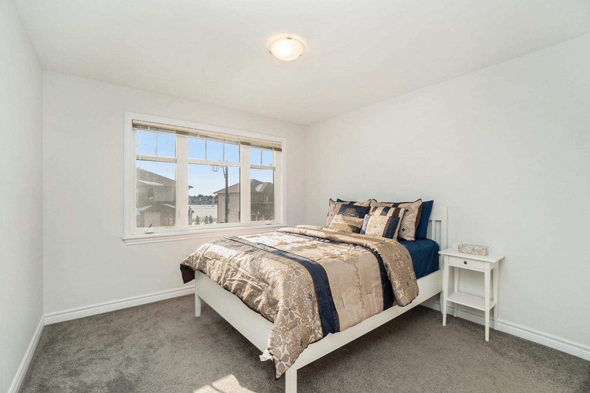 Fully Furnished 4 Bedroom House In Holiday home Ottawa