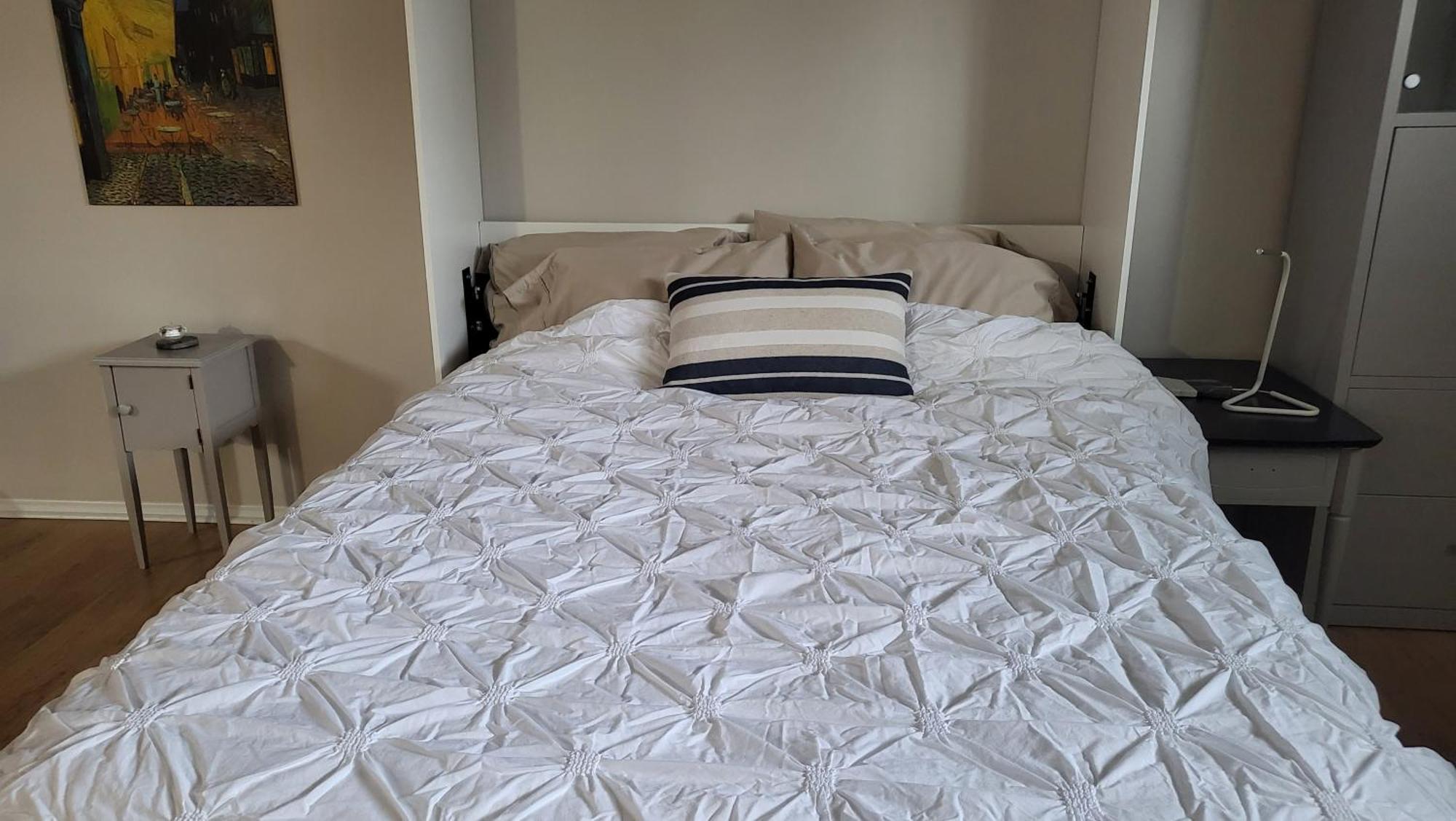 Private Trendy Studio With Fireplace Apartment Ottawa