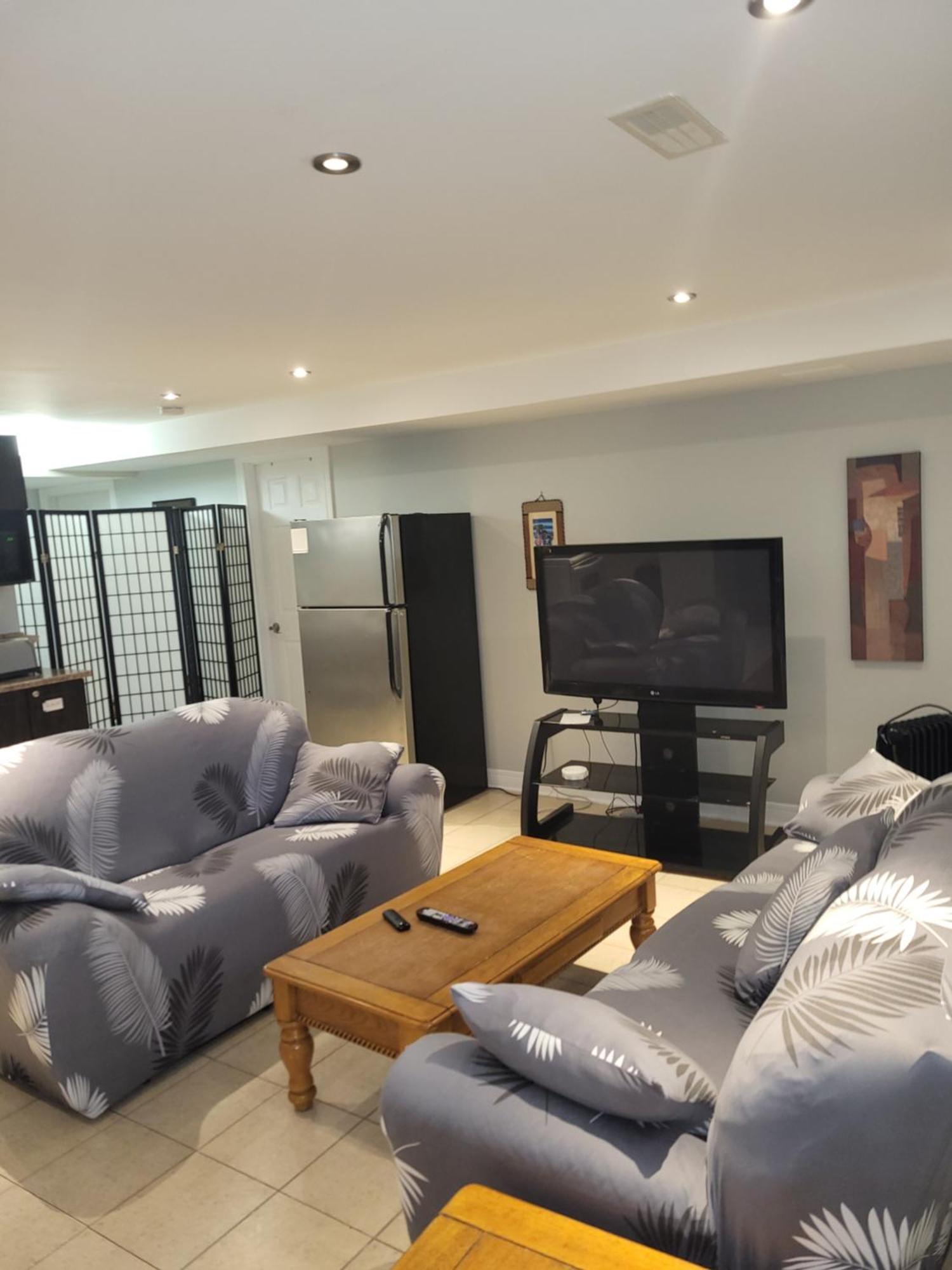 Lovely Guest Entire Minutes From Airport Guest house Ottawa